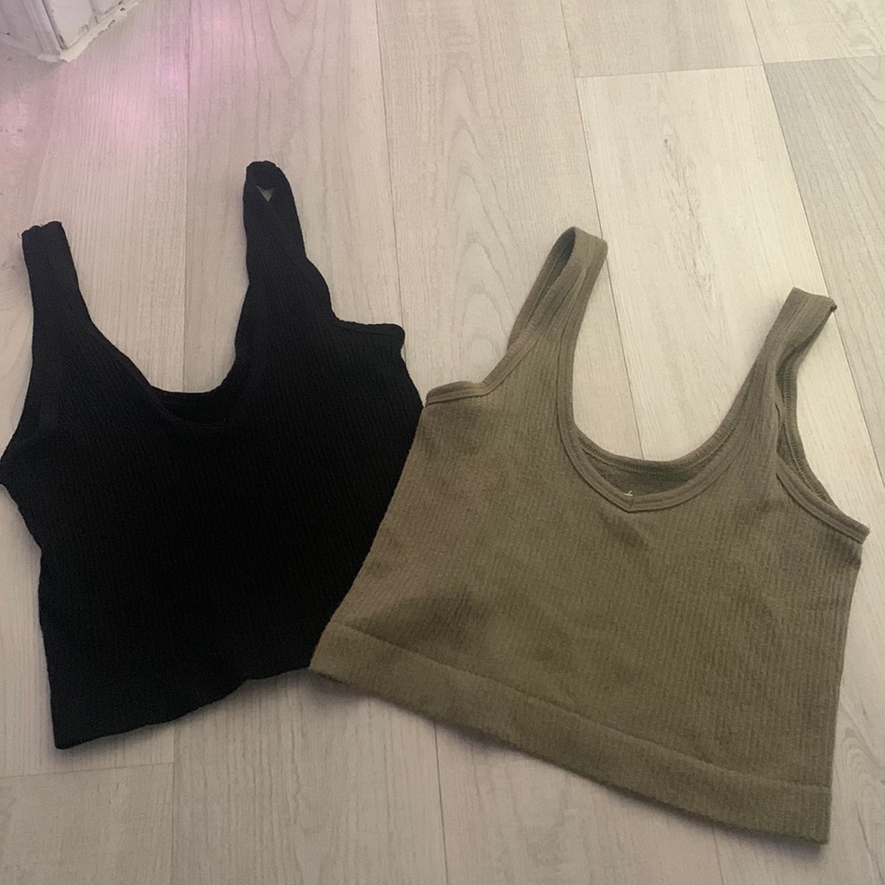 2 pack urban outfitters tops